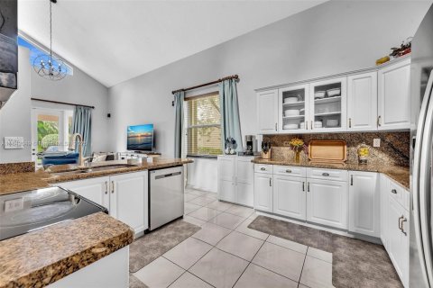 Casa en venta en Coral Springs, Florida, 5 dormitorios, 285.21 m2 № 1834367 - foto 14