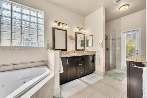 Casa en venta en Coral Springs, Florida, 5 dormitorios, 285.21 m2 № 1834367 - foto 25