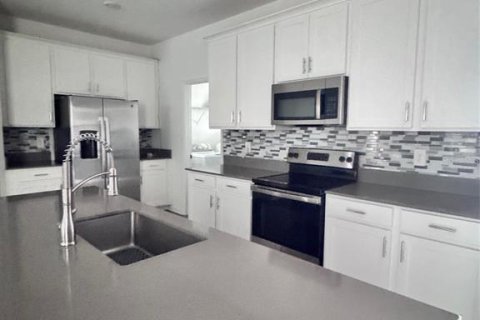 House in Kissimmee, Florida 3 bedrooms, 167.41 sq.m. № 2123554 - photo 7