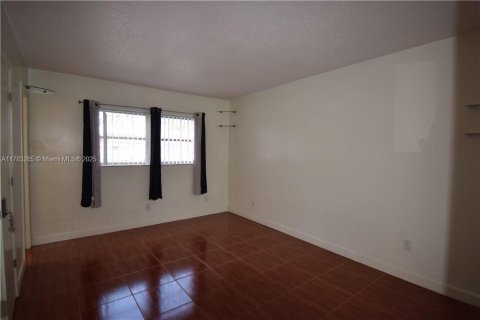 Condominio en venta en Pompano Beach, Florida, 2 dormitorios, 78.97 m2 № 1706414 - foto 11
