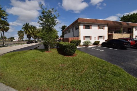 Condominio en venta en Pompano Beach, Florida, 2 dormitorios, 78.97 m2 № 1706414 - foto 8