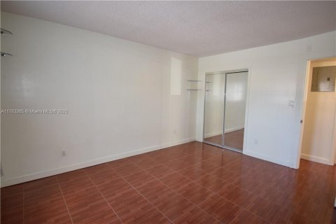 Condominio en venta en Pompano Beach, Florida, 2 dormitorios, 78.97 m2 № 1706414 - foto 10