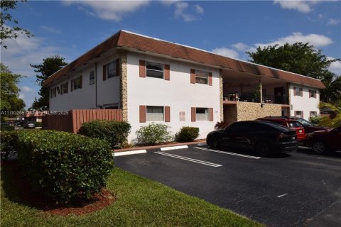 Condominio en venta en Pompano Beach, Florida, 2 dormitorios, 78.97 m2 № 1706414 - foto 6