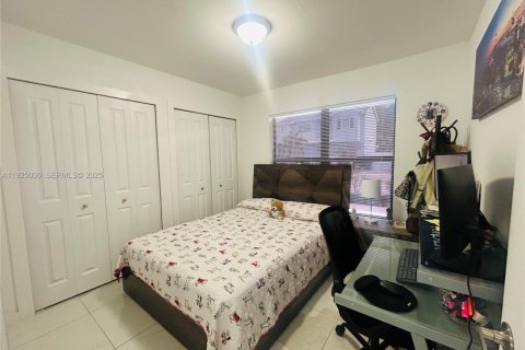 Casa en venta en Miami, Florida, 3 dormitorios, 92.81 m2 № 1984262 - foto 10