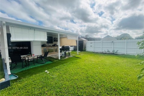 Casa en venta en Miami, Florida, 3 dormitorios, 92.81 m2 № 1984262 - foto 13