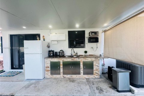 Casa en venta en Miami, Florida, 3 dormitorios, 92.81 m2 № 1984262 - foto 12