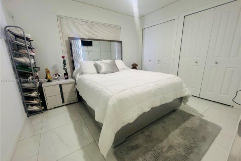 Casa en venta en Miami, Florida, 3 dormitorios, 92.81 m2 № 1984262 - foto 8
