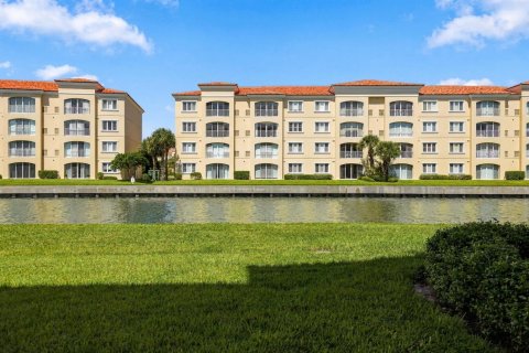 Condo in St. Lucie, Florida, 2 bedrooms № 2392392 - photo 30
