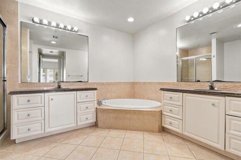 Condo in St. Lucie, Florida, 2 bedrooms № 2392392 - photo 21