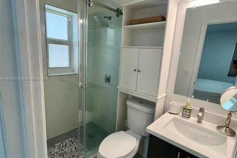 Casa en alquiler en North Miami Beach, Florida, 3 dormitorios, 131.36 m2 № 1940640 - foto 12