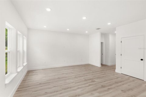 House in Winter Garden, Florida 4 bedrooms, 227.42 sq.m. № 1405116 - photo 15