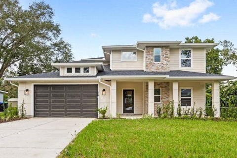 House in Winter Garden, Florida 4 bedrooms, 227.42 sq.m. № 1405116 - photo 1