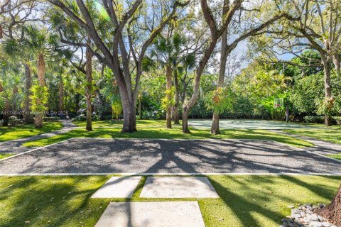 House in Miami, Florida 5 bedrooms, 590.12 sq.m. № 1730328 - photo 15