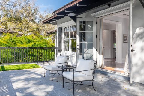 House in Miami, Florida 5 bedrooms, 590.12 sq.m. № 1730328 - photo 23