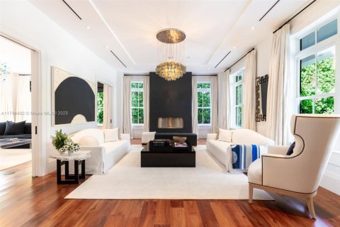 House in Miami, Florida 5 bedrooms, 590.12 sq.m. № 1730328 - photo 3