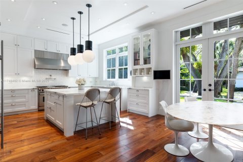 House in Miami, Florida 5 bedrooms, 590.12 sq.m. № 1730328 - photo 6
