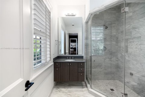 House in Miami, Florida 5 bedrooms, 590.12 sq.m. № 1730328 - photo 25