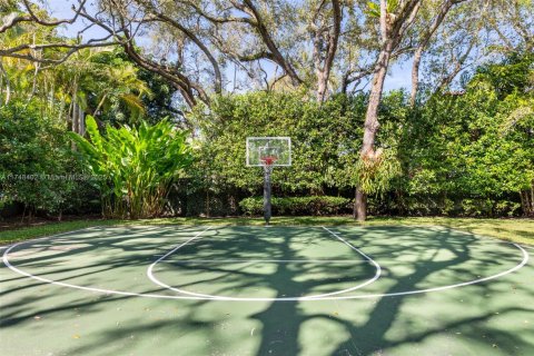 House in Miami, Florida 5 bedrooms, 590.12 sq.m. № 1730328 - photo 16