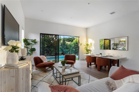 House in Miami, Florida 4 bedrooms, 225.29 sq.m. № 1950975 - photo 3