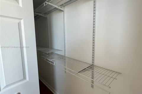 Copropriété à louer à Miami, Floride: 1 chambre, 68.19 m2 № 1971529 - photo 10