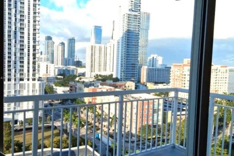 Copropriété à louer à Miami, Floride: 1 chambre, 68.19 m2 № 1971529 - photo 13