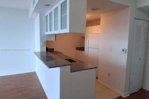 Copropriété à louer à Miami, Floride: 1 chambre, 68.19 m2 № 1971529 - photo 7