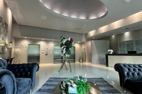 Copropriété à louer à Miami, Floride: 1 chambre, 68.19 m2 № 1971529 - photo 3