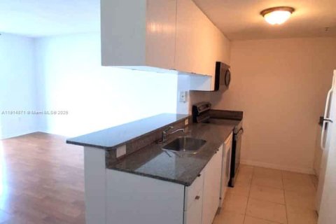 Copropriété à louer à Miami, Floride: 1 chambre, 68.19 m2 № 1971529 - photo 5