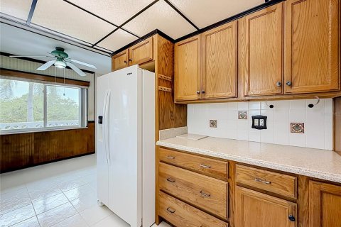 Condo in Seminole, Florida, 2 bedrooms  № 2167461 - photo 10
