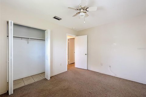 Condo in Seminole, Florida, 2 bedrooms  № 2167461 - photo 18