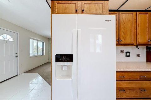 Condo in Seminole, Florida, 2 bedrooms  № 2167461 - photo 13
