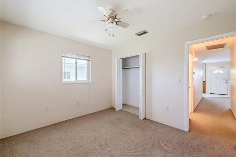 Condo in Seminole, Florida, 2 bedrooms  № 2167461 - photo 17