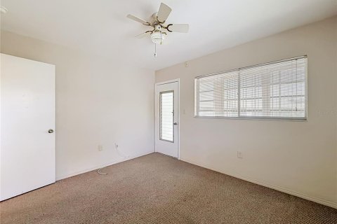 Condo in Seminole, Florida, 2 bedrooms  № 2167461 - photo 19