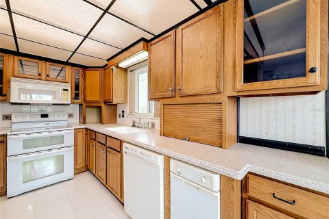 Condo in Seminole, Florida, 2 bedrooms  № 2167461 - photo 9