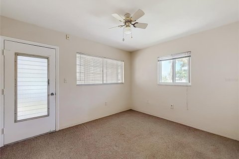 Condo in Seminole, Florida, 2 bedrooms  № 2167461 - photo 16