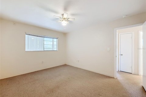 Condo in Seminole, Florida, 2 bedrooms  № 2167461 - photo 15