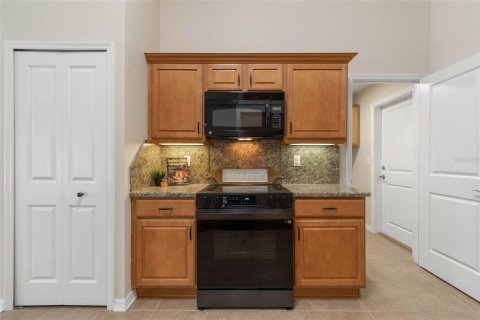 Casa en venta en Palm Coast, Florida, 4 dormitorios, 199.65 m2 № 1909837 - foto 17