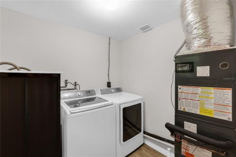 Casa en venta en Sarasota, Florida, 3 dormitorios, 89.46 m2 № 1803200 - foto 16