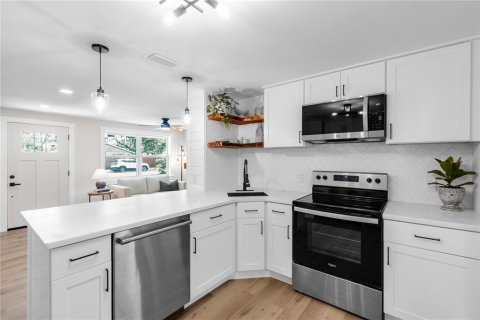 Casa en venta en Sarasota, Florida, 3 dormitorios, 89.46 m2 № 1803200 - foto 13