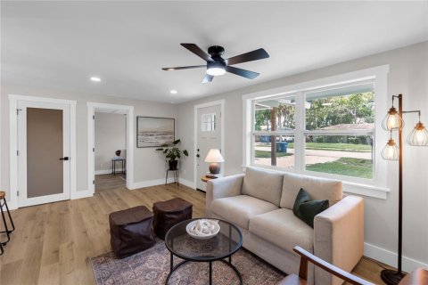 Casa en venta en Sarasota, Florida, 3 dormitorios, 89.46 m2 № 1803200 - foto 8