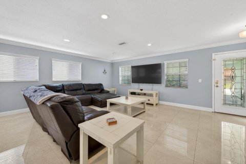 Casa en venta en Palm Coast, Florida, 4 dormitorios, 233.37 m2 № 2208350 - foto 7