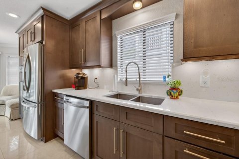Casa en venta en Palm Coast, Florida, 4 dormitorios, 233.37 m2 № 2208350 - foto 9