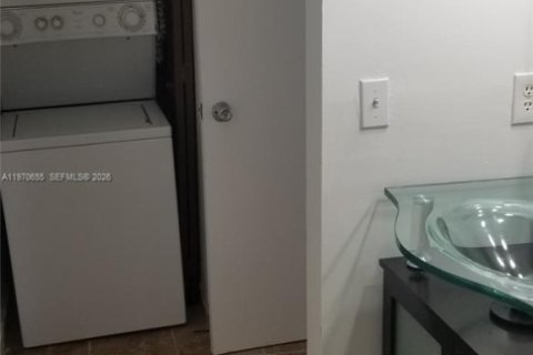 Снять в аренду кондоминиум в Майами, Флорида 1 спальня, 82.5м2, № 2042304 - фото 5