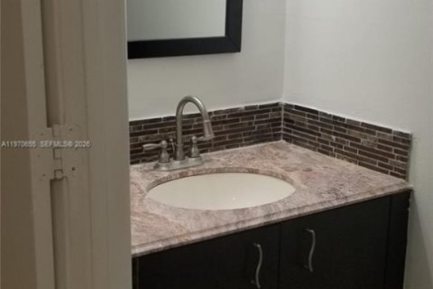 Снять в аренду кондоминиум в Майами, Флорида 1 спальня, 82.5м2, № 2042304 - фото 9