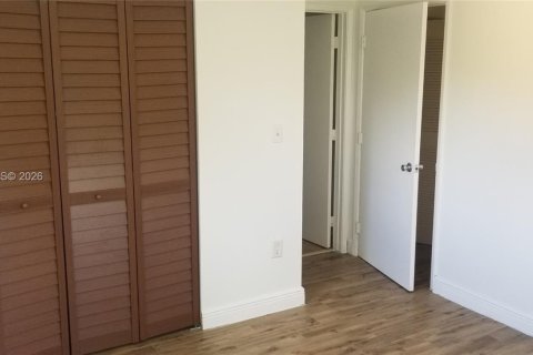 Снять в аренду кондоминиум в Майами, Флорида 1 спальня, 82.5м2, № 2042304 - фото 3