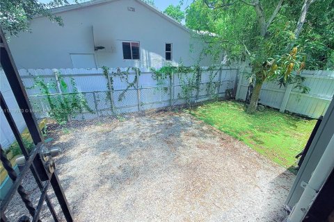 House in Miami, Florida 2 bedrooms, 133.78 sq.m. № 1940342 - photo 12