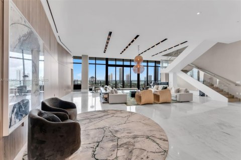 Condominio en alquiler en Aventura, Florida, 6 dormitorios, 575.99 m2 № 1954408 - foto 5