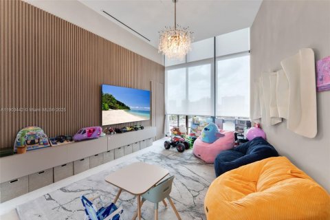 Condominio en alquiler en Aventura, Florida, 6 dormitorios, 575.99 m2 № 1954408 - foto 17