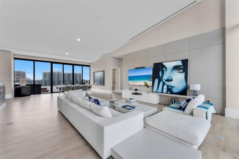 Condominio en alquiler en Aventura, Florida, 6 dormitorios, 575.99 m2 № 1954408 - foto 20