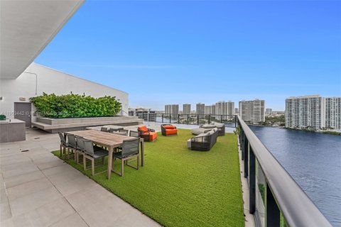 Condominio en alquiler en Aventura, Florida, 6 dormitorios, 575.99 m2 № 1954408 - foto 25